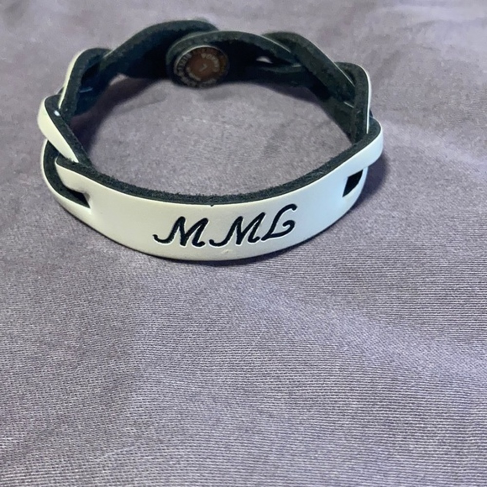 4/$20 anthropologie leather initial MML bracelet